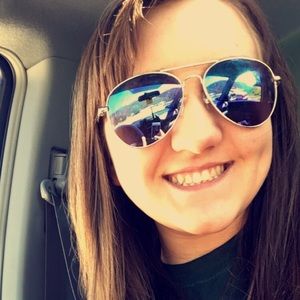 Meet your Posher, Emms